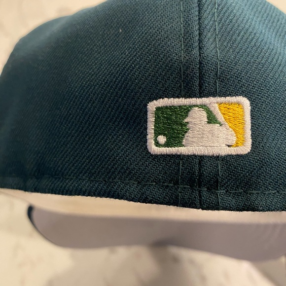 Oakland Athletics Retro On-Field - Picture 3 of 3